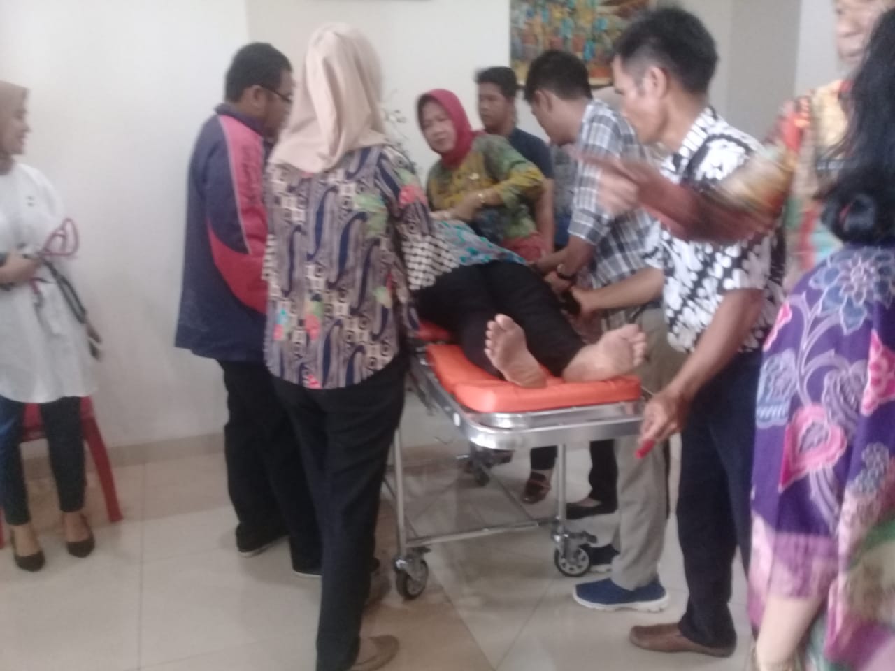 Belum Sempat Ketemu Bupati OI, Salah Satu Warga Ulak Kerbau Jatuh Pingsan