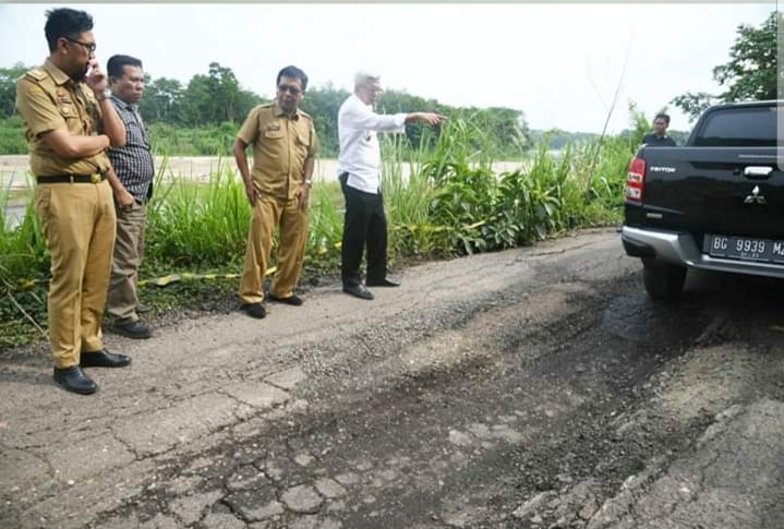 Wagub Sumsel Tinjau Progres Pembangunan Jalan Desa Lubuk Keliat OI