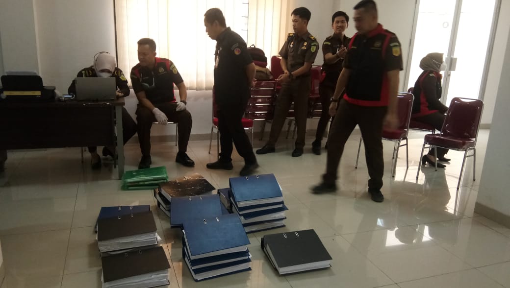 Kantor Bawaslu Sumsel Digeledah Kejari dan Kejati