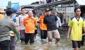 Puluhan Rumah Terendam, Pj Bupati Apriyadi Sambangi Warga