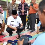 Produksi Sandal Jepit di Muba, Setengah Jam Langsung Jadi