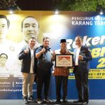 Apriyadi Dapat Anugerah Satyalancana AMKY