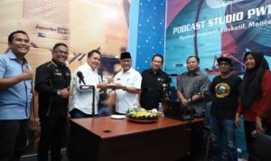 Pj Bupati Apriyadi Podcast Bareng PWI Muba Bahas MVC dan Berdayakan SDM Lokal