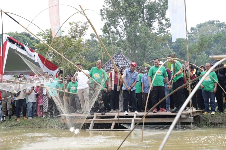 Tangkap Ikan, Imbau Warga Jangan Pakai Racun dan Setrum