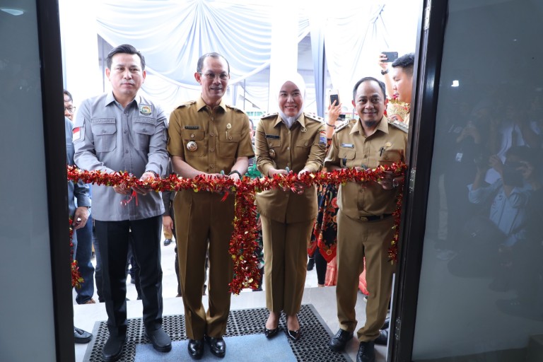 Resmikan Kantor Baru Camat Kemuning, Harnojoyo: Maksimalkan Pelayanan Masyarakat