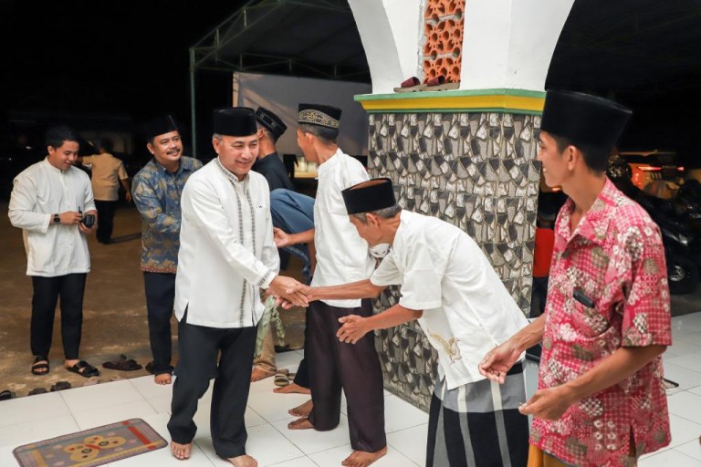 Pj Bupati Apriyadi : Selamat Lebaran, Hormati Perbedaan