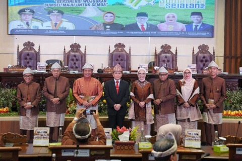 Peringatan Hari Jadi Sumsel ke-77, DPRD Sumsel Gelar Paripurna Istimewa dan Bazar UMKM