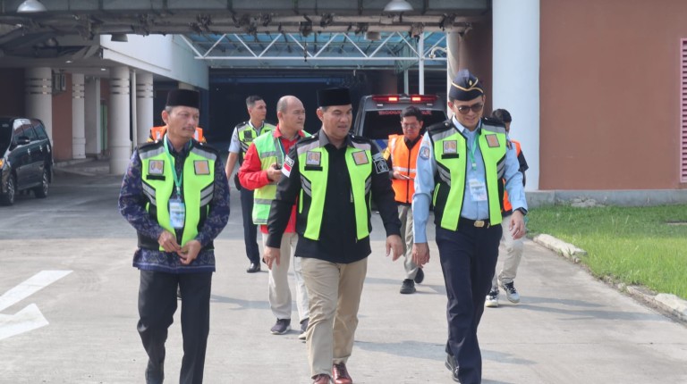 Tinjau Keberangkatan Jemaah Calon Haji 2023, Kakanwil Kemenkumham Sumsel Pastikan Jemaah Dapat Pelayanan Terbaik