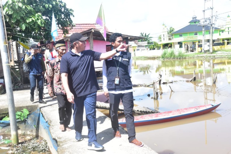 Fasilitasi Air Bersih Masyarakat, Deru Instruksikan Disperkim Pasang Instalasi PDAM di Kampung Sungai Pedado