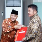 Sah, Gubernur Herman Deru Serahkan SK Perpanjangan Pj Bupati Muba