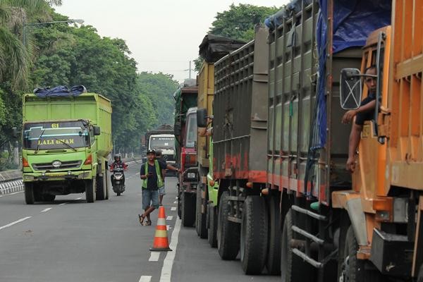 Pemkot Palembang Soroti Truk Tonase Berat