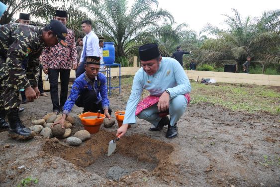 Perbaiki Jalan Eks Transmigrasi di MURA  Guna Mempercepat Akses Masyarakat