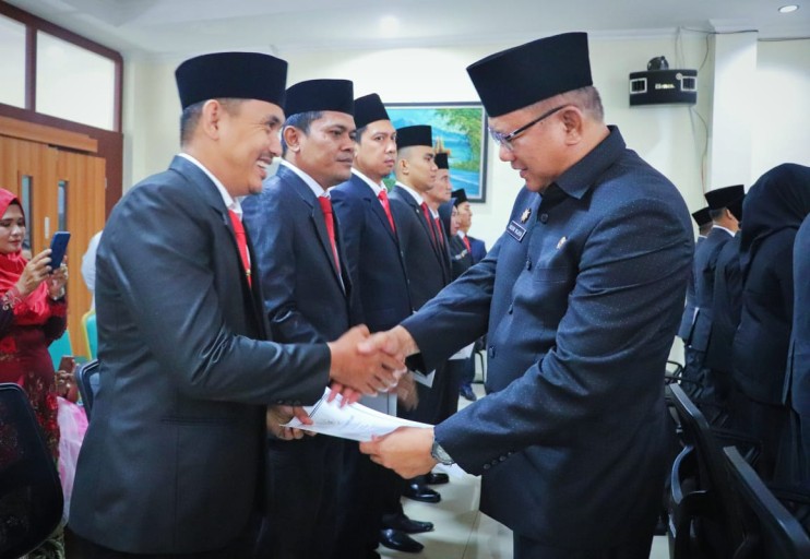 Pj Sekda Lantik Pejabat Administrasi dan Fungsional Pemkab Muba