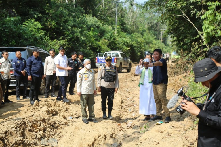 Pemprov Sumsel Segera Alokasikan Anggaran Perbaikan Sejumlah Ruas Jalan Rusak di Kabupaten OKI