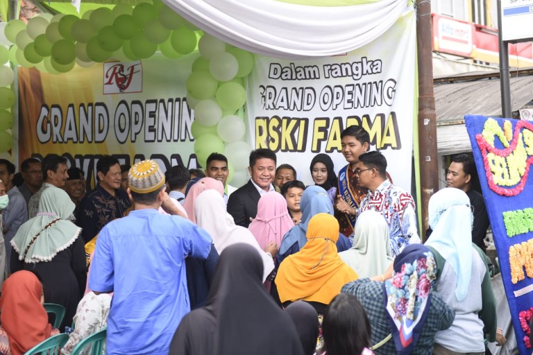 Grand Launching Apotek Riski Farma, Herman Deru Ajak Masyarakat Jaga Pola Hidup Sehat