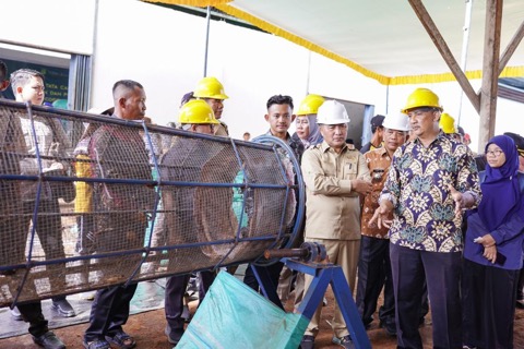 Pj. Bupati H Apriyadi Resmikan operasional Industri Cocopeat dan Cocofiber di Lalan