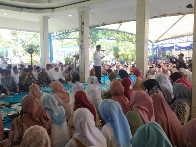 Warga Ramai Datangi Pendopoan Bupati Lahat