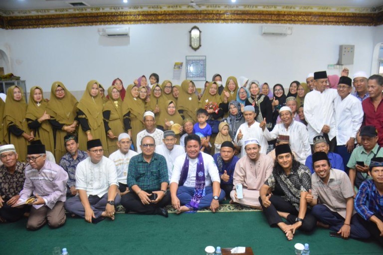 Herman Deru Ajak Warga Makmurkan  Masjid Nurrusa’adah Dengan Kegiatan Majelis Taklim dan Kegiatan Sosial Lainnya