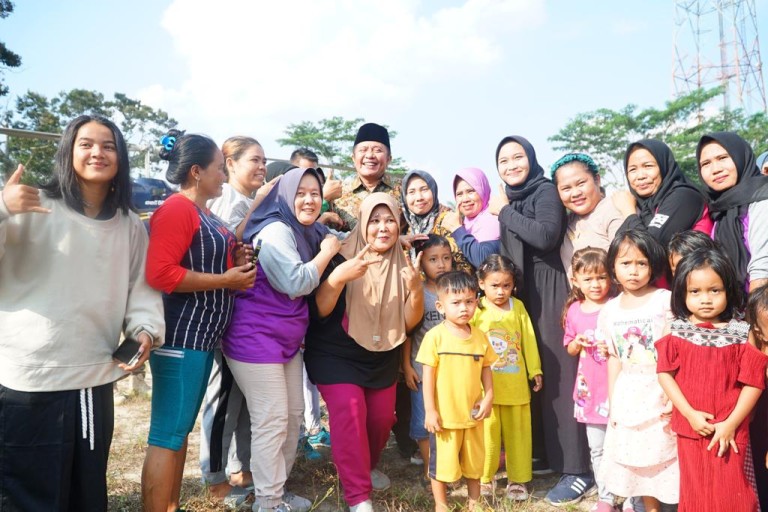 Silaturahmi Dengan Warga Desa Sinar Tungkal MUBA, Gubernur Tinjau Pembangunan Masjid Al-Istiqomah