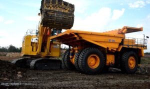 PTBA Operasikan Hybrid Dump Truck hingga Bus Listrik untuk Kurangi Emisi