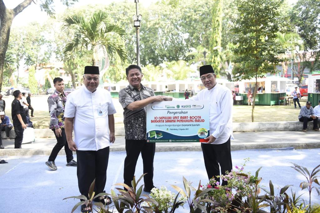 Pemprov Sumsel Serahkan Bantuan 10 Unit Mart-Booth Dorong BSB Pemberdayaan Ekonomi Masyarakat Sekitar Masjid 