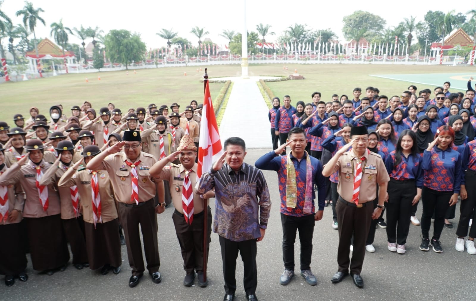 Pelepasan Ratusan Peserta Raimuna ke XII dan Tim Kesenian Sumsel ke Istana Negara