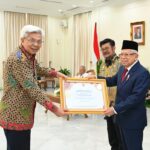 Presiden Jokowi Anugerahi Gubernur Sumsel Penghargaan Adhikarya Naraya Pembangunan Pertanian