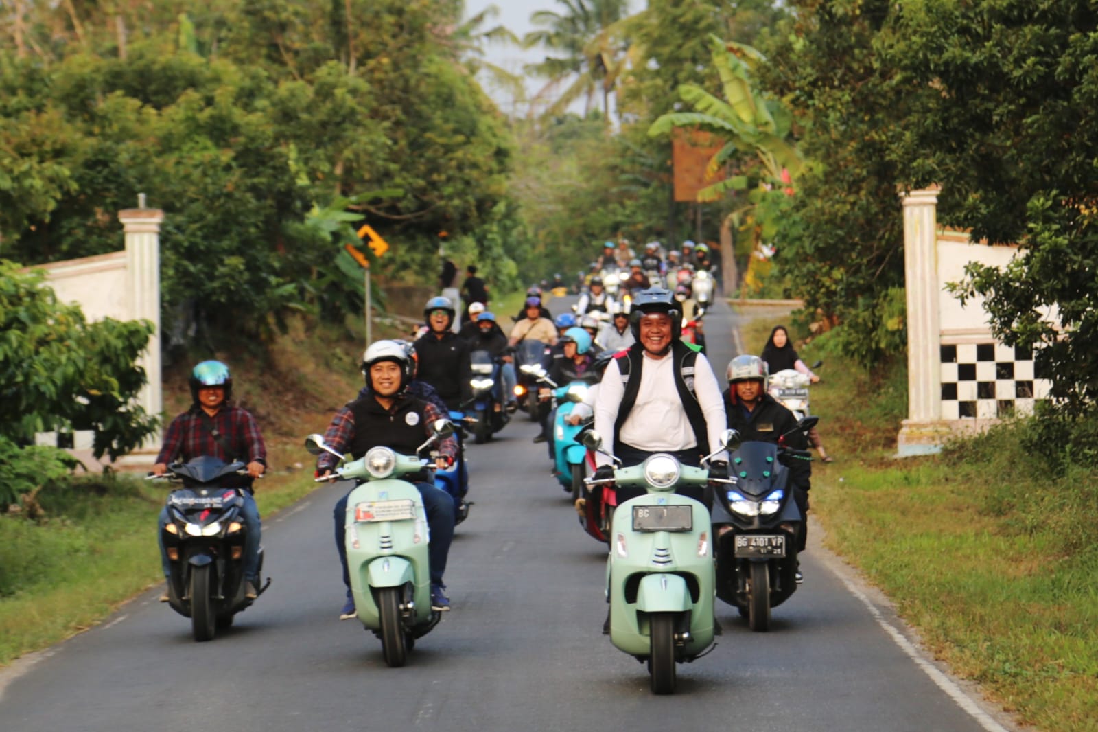 Cek Kesiapan Pelaksanaan Ranau Gran Fondo Danau Ranau, Gubernur Konvoi Bersama Komunitas Scoot’s id 