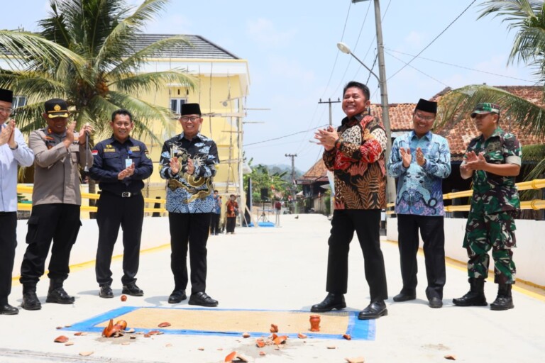 Dorong Pergerakan Ekonomi Desa, Pemprov Sumsel Resmikan Tiga Jembatan di OKU