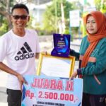 Yudha Serahkan Langsung Hadiah Lomba Inovasi Daerah 2023