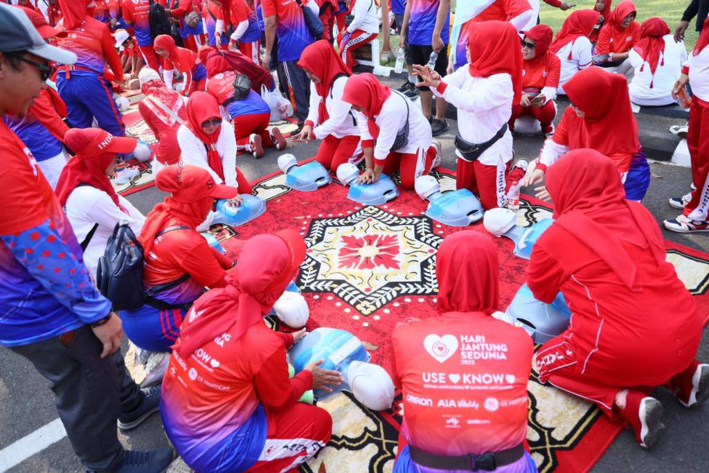 Ribuan Peserta Heart Walk 2023 Pecahkan Rekor MURI MENARI 