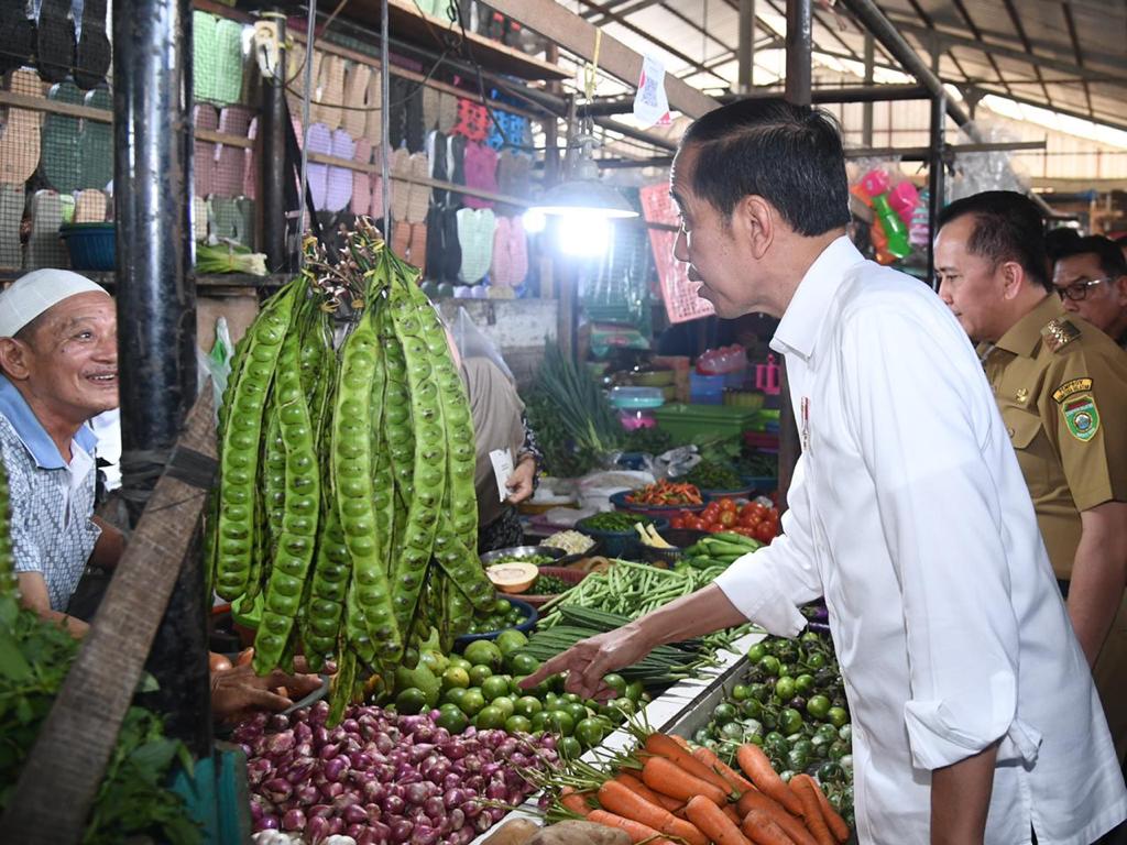 Presiden Jokowi Kunjungi Pasar, Harga Bahan Pokok di Sumsel Stabil