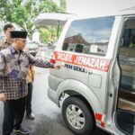 Demi Melayani Masyarakat, Pj Bupati Muba Serahkan Mobil Jenazah