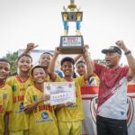 Pj Bupati Muba Serahkan Langsung Piala Turnamen Sepakbola Bupati Cup 2023