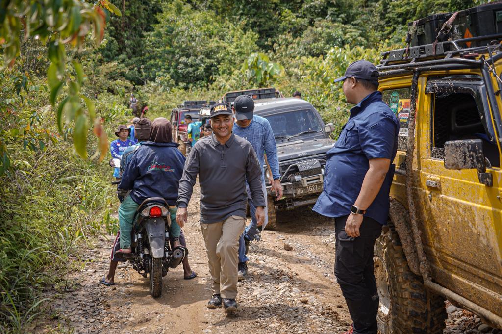 Beri Bantuan Sembako, Ini Rute yang Disambangi Pj Bupati Apriyadi