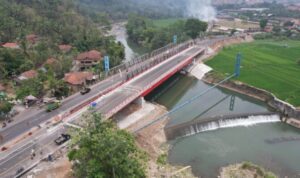 Jokowi Resmikan 3 Jembatan Callender Hamilton di Jawa Tengah