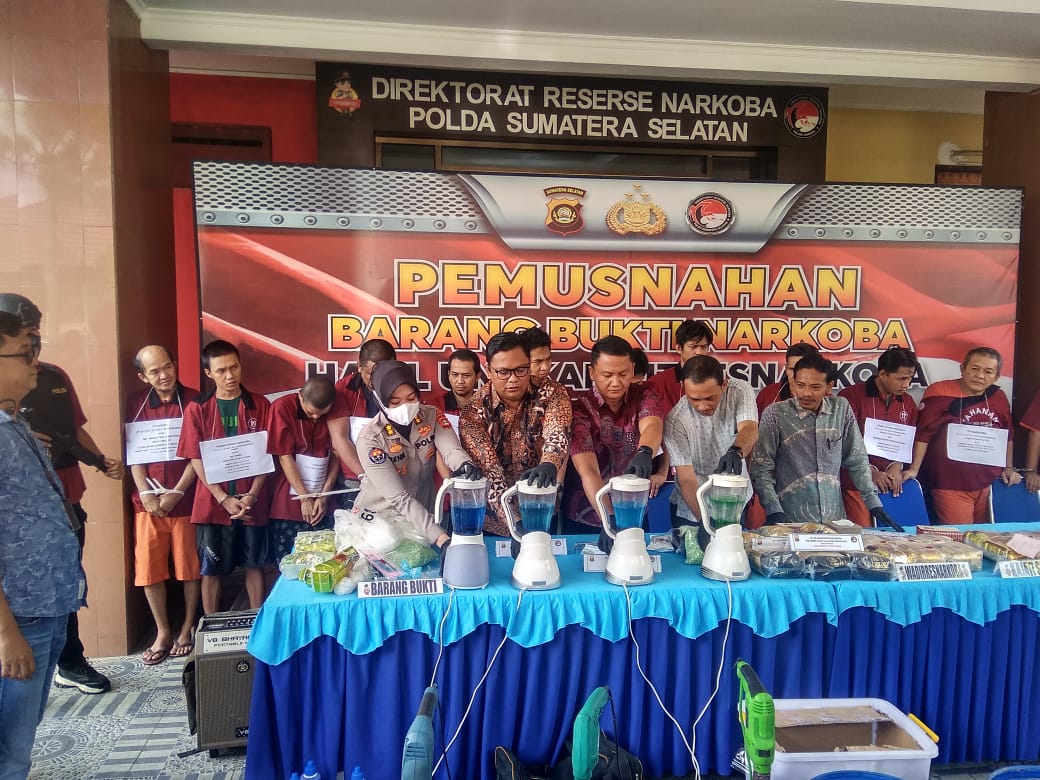 Ditresnarkoba Polda Sumsel Musnahkan Barang Bukti Sabu-sabu 38,1 Kilogram dan Ribuan Pil Ekstasi Malam Tahun Baru