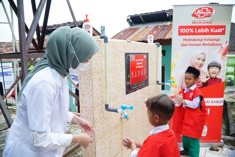 Kemenag RI-Unilever Indonesia melalui Lifebuoy Berkolaborasi Cetak Duta Santri di Pondok Pesantren Sultan Mahmud Badaruddin Palembang