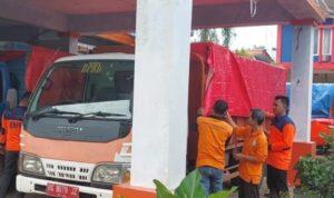 Bantuan Warga Korban Banjir di Banyuasin Disalurkan