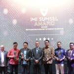 IMI Awards, Pj Bupati Apriyadi Dinobatkan Jadi Tokoh Otomotif Sumsel