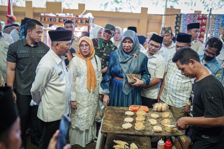 Pj Bupati Apriyadi Buka Pasar Beduk, Spot Baru Dongkrak UMKM di Muba