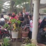 Emak-Emak Tolak Jalan Tiga Putri Dilalui Truk Galian C