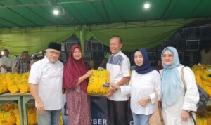 IKAXA Palembang Bagikan 100 Paket Sembako