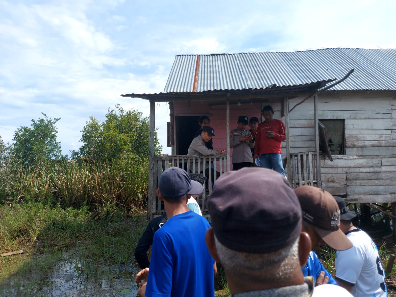 Diduga Depresi, Seorang Buruh Harian Lepas Gantung Diri Dengan Tali Jemuran Dalam Rumah