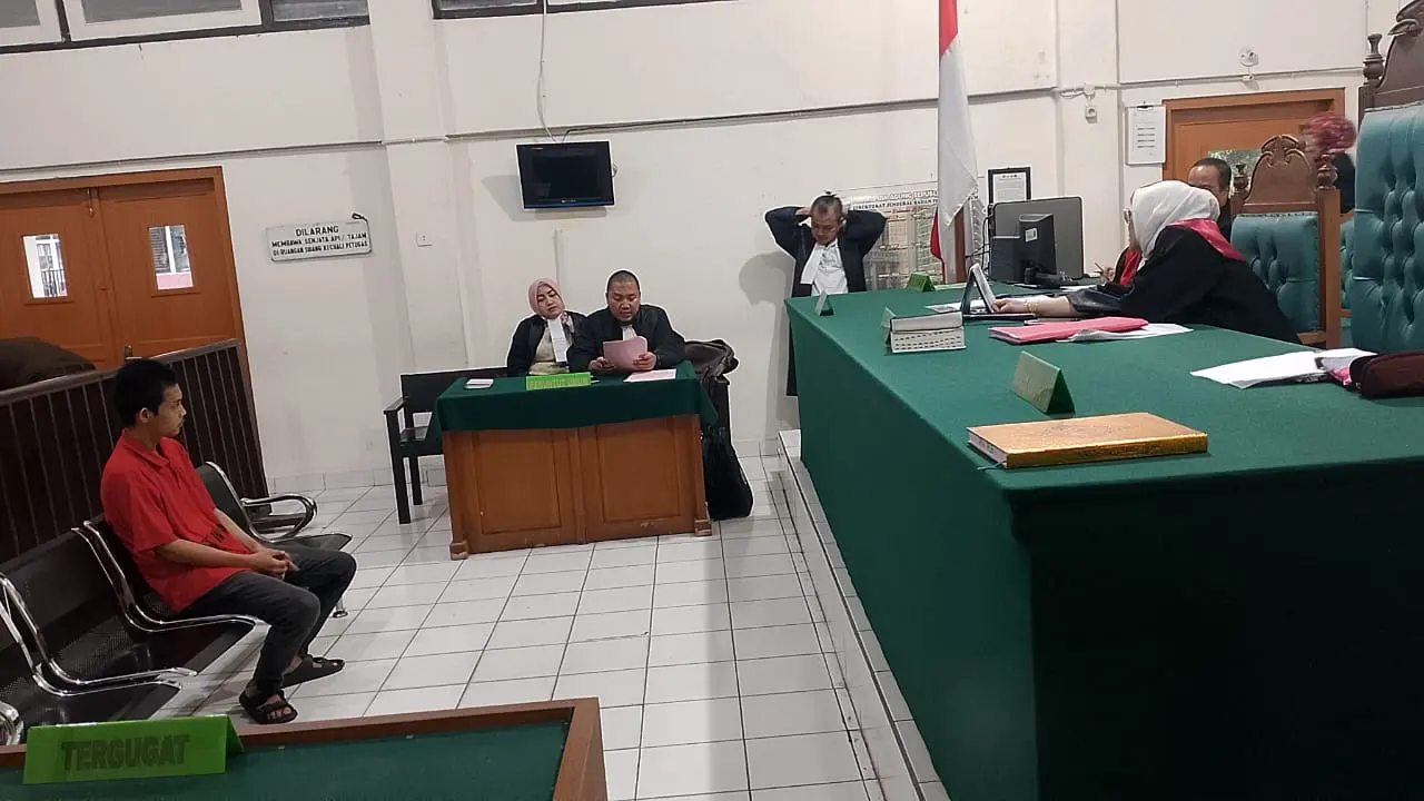 Pegawai Gudang Minyak Ilegal Dituntut 1 Tahun 9 Bulan Penjara