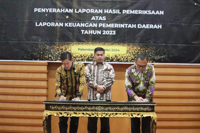 Ketua DPRD Banyuasin Dampingi Bupati Terima Raih WTP ke 13 Kali