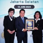 Hery Gunardi Dinobatkan CEO of The Year dan BSI Sebagai Bank Syariah Terbaik