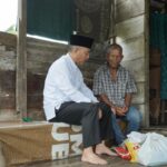 Apriyadi Door to door Bawa Daging Kurban untuk Warga Sekayu