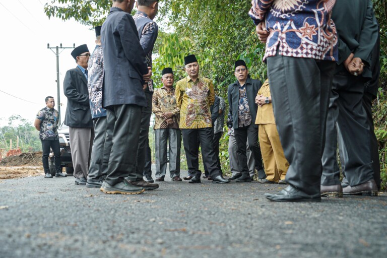 Tomas di Desa Teluk Kijing Ingatkan Apriyadi Hati-hati Pilih Calon Wakil Bupati