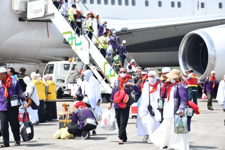 441 Jemaah Kloter 14 Asal Lahat dan Palembang Tiba di Tanah Air